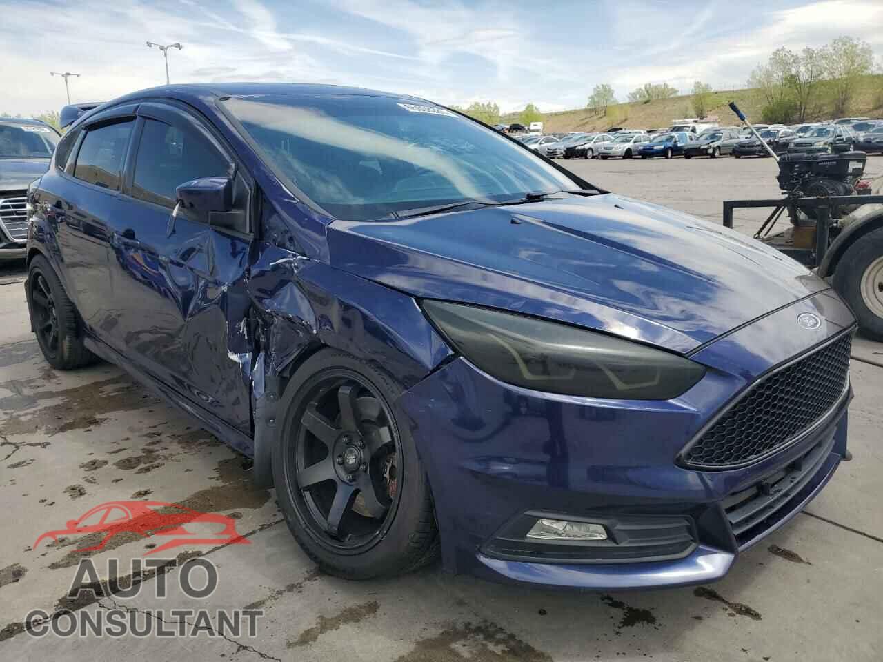 FORD FOCUS 2017 - 1FADP3L99HL229222