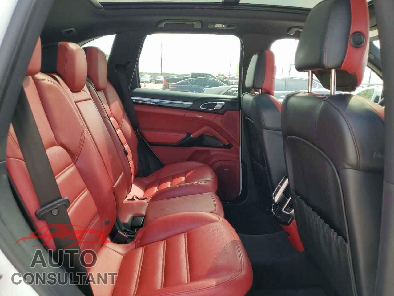 PORSCHE CAYENNE 2016 - WP1AB2A23GLA95512