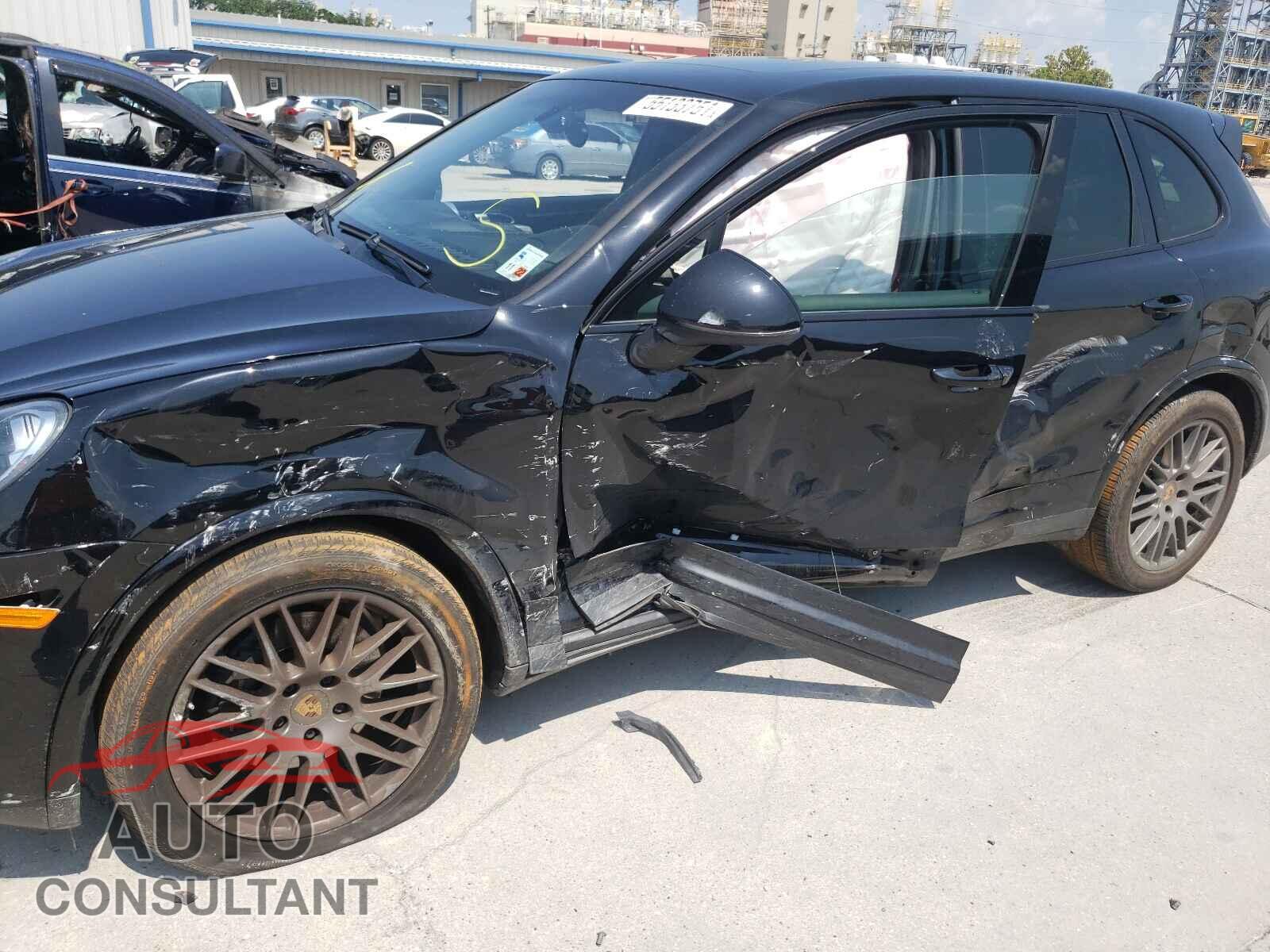 PORSCHE CAYENNE 2017 - WP1AA2A21HKA89735