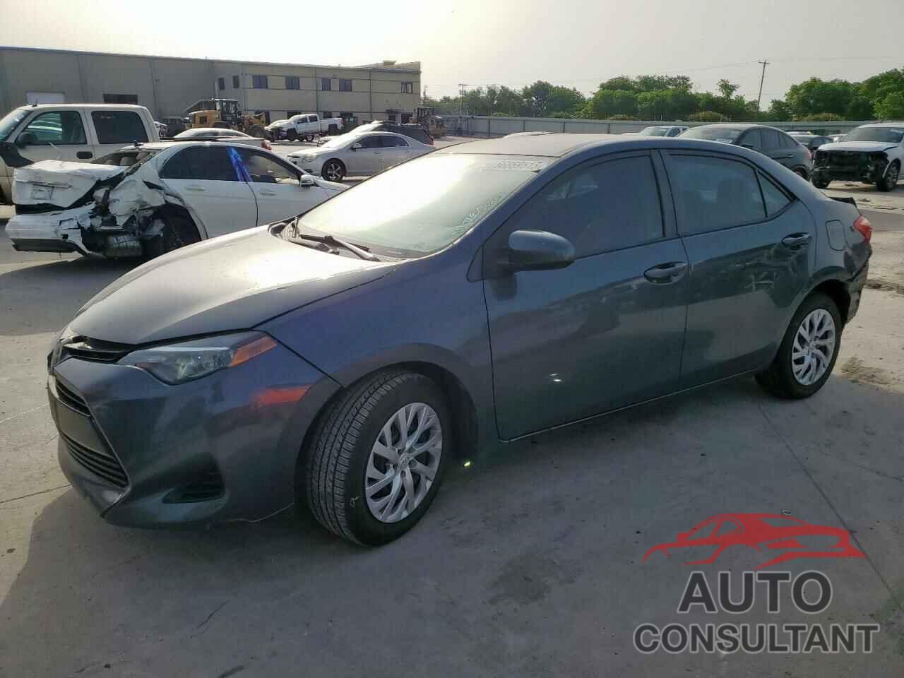 TOYOTA COROLLA 2018 - 5YFBURHE5JP840851