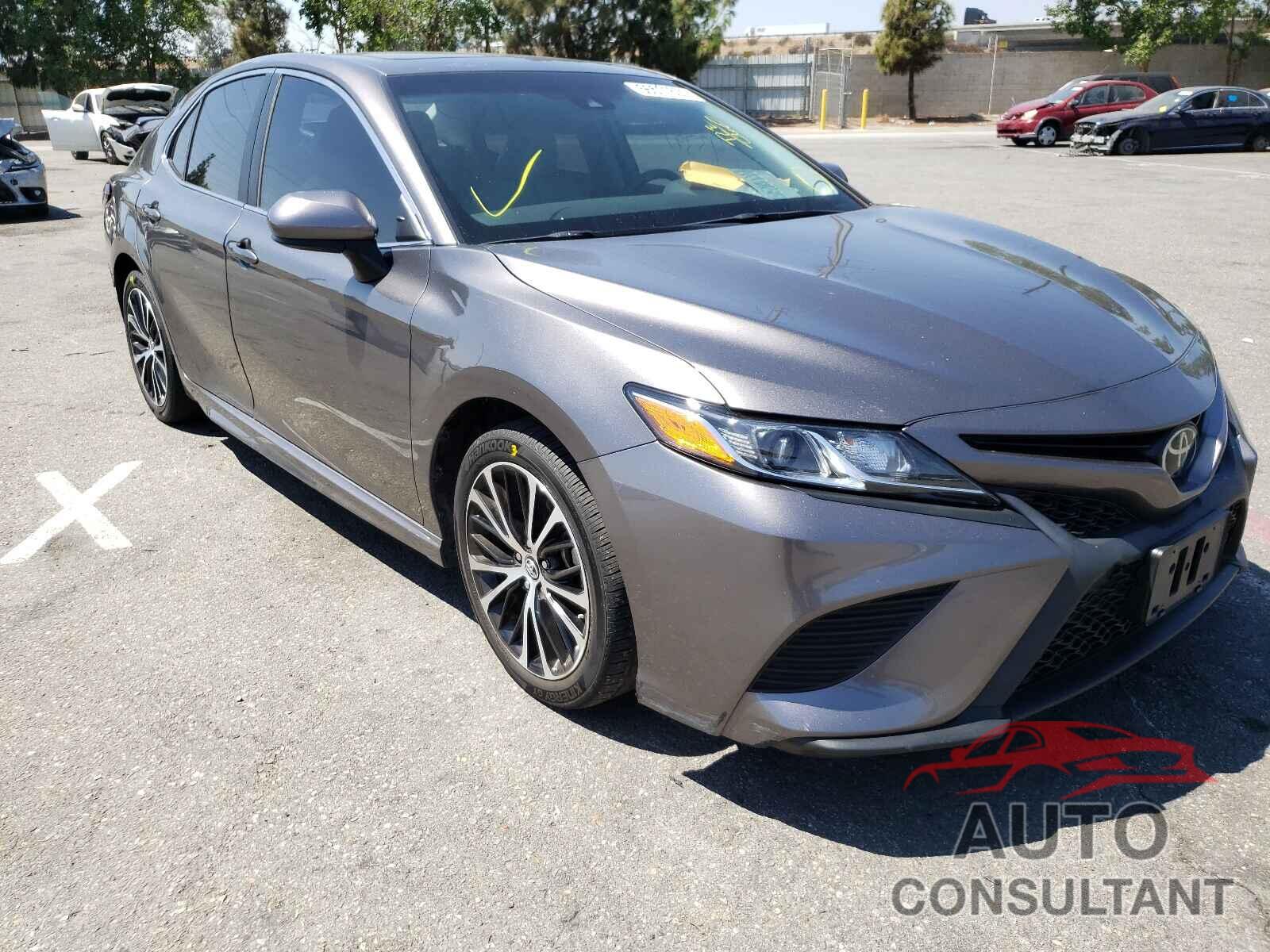 TOYOTA CAMRY 2018 - 4T1B11HK5JU638252