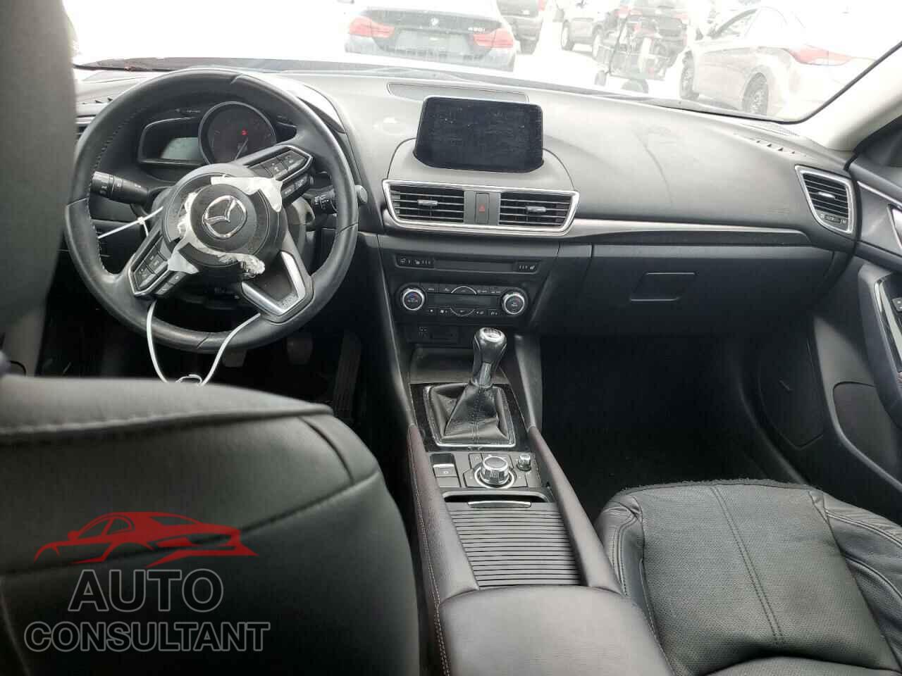 MAZDA 3 2018 - 3MZBN1M33JM168876
