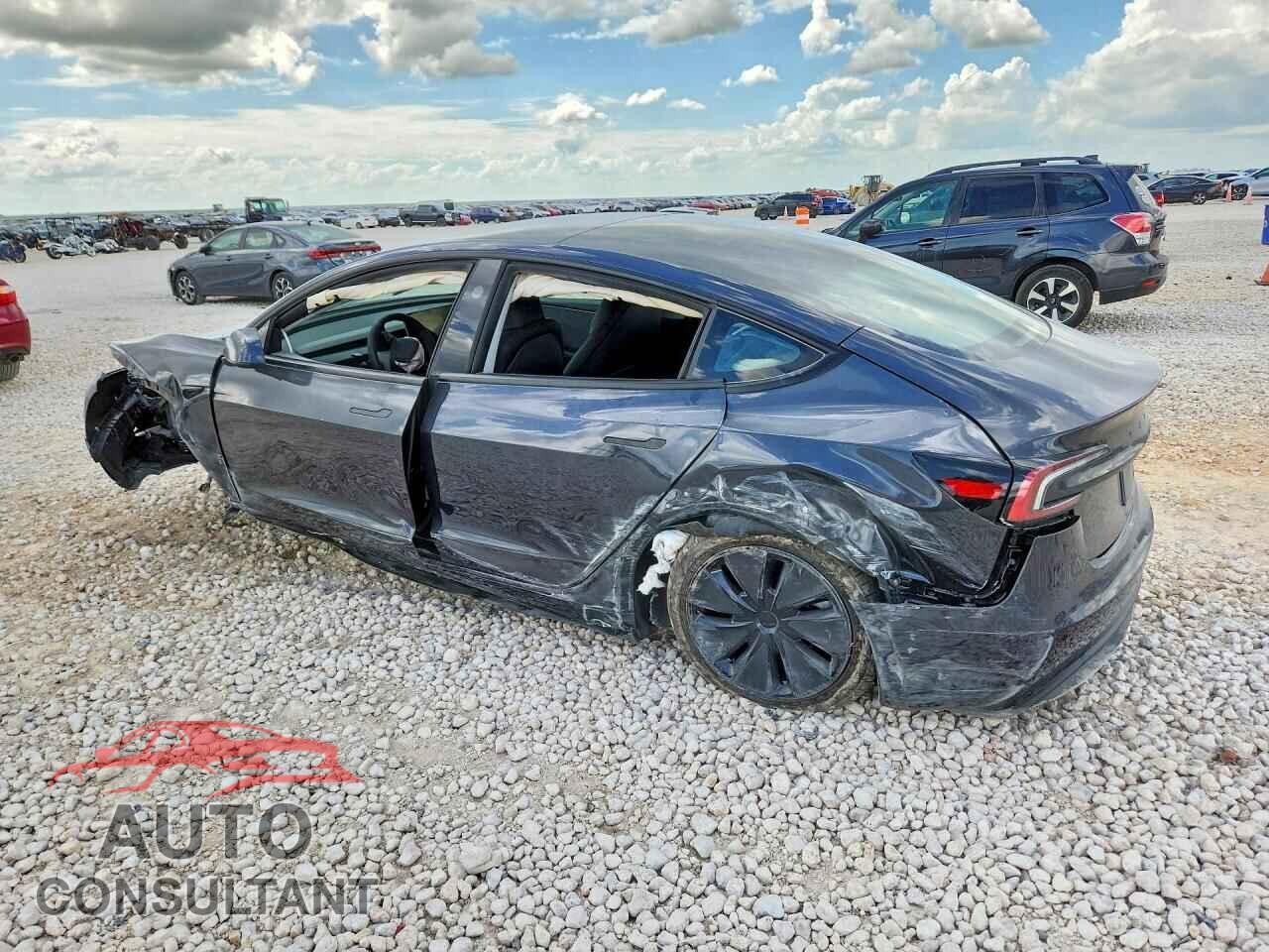 TESLA MODEL 3 2026 - 5YJ3E1EA9TF158557