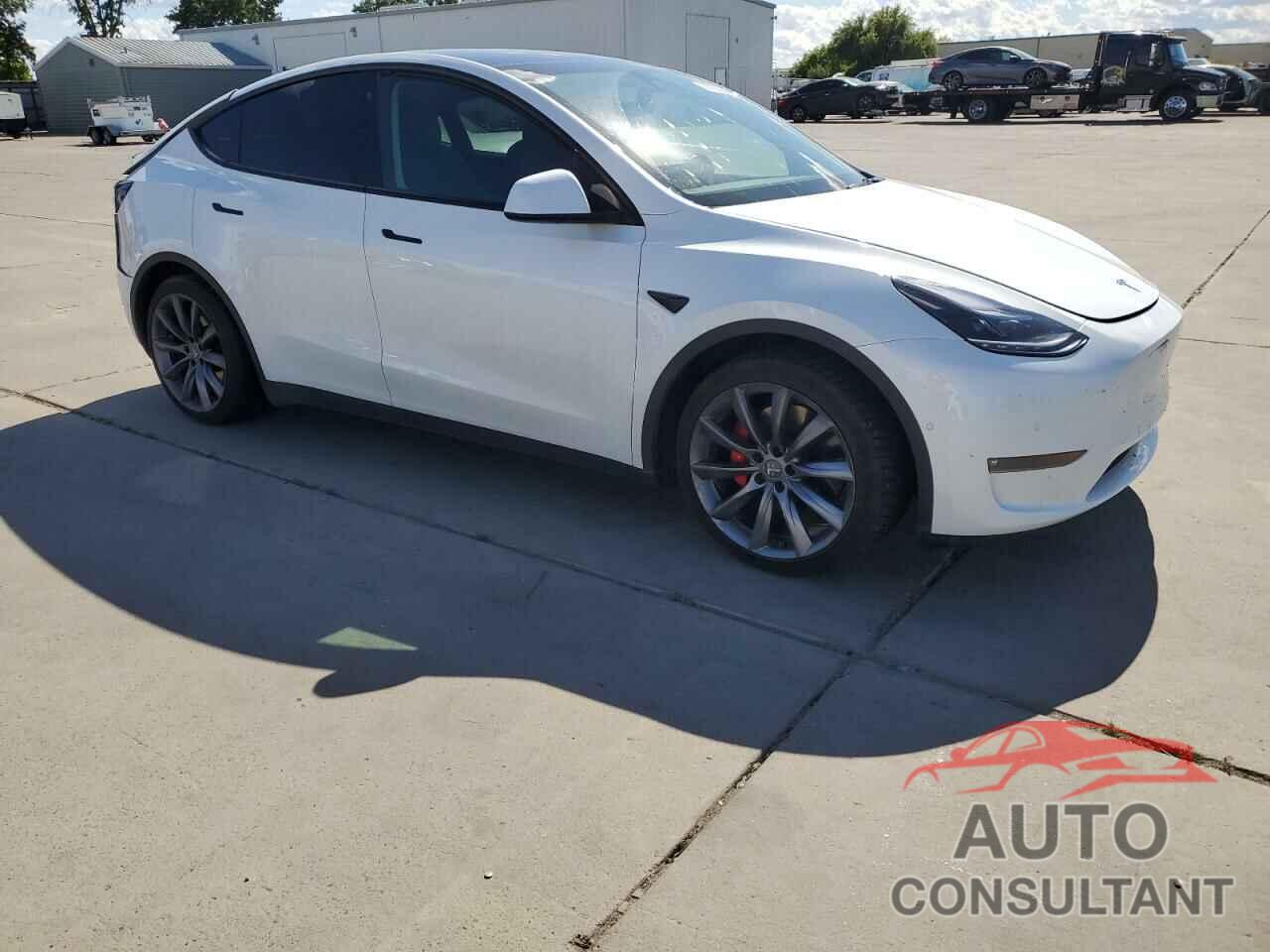 TESLA MODEL Y 2021 - 5YJYGDEF0MF277709