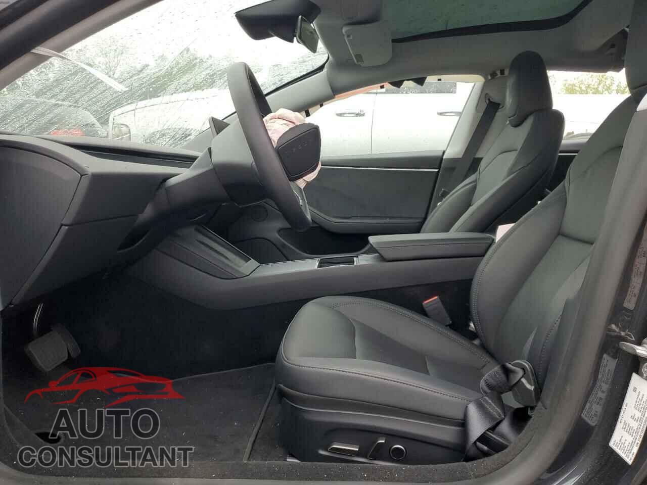 TESLA MODEL 3 2024 - 5YJ3E1EB2RF833845