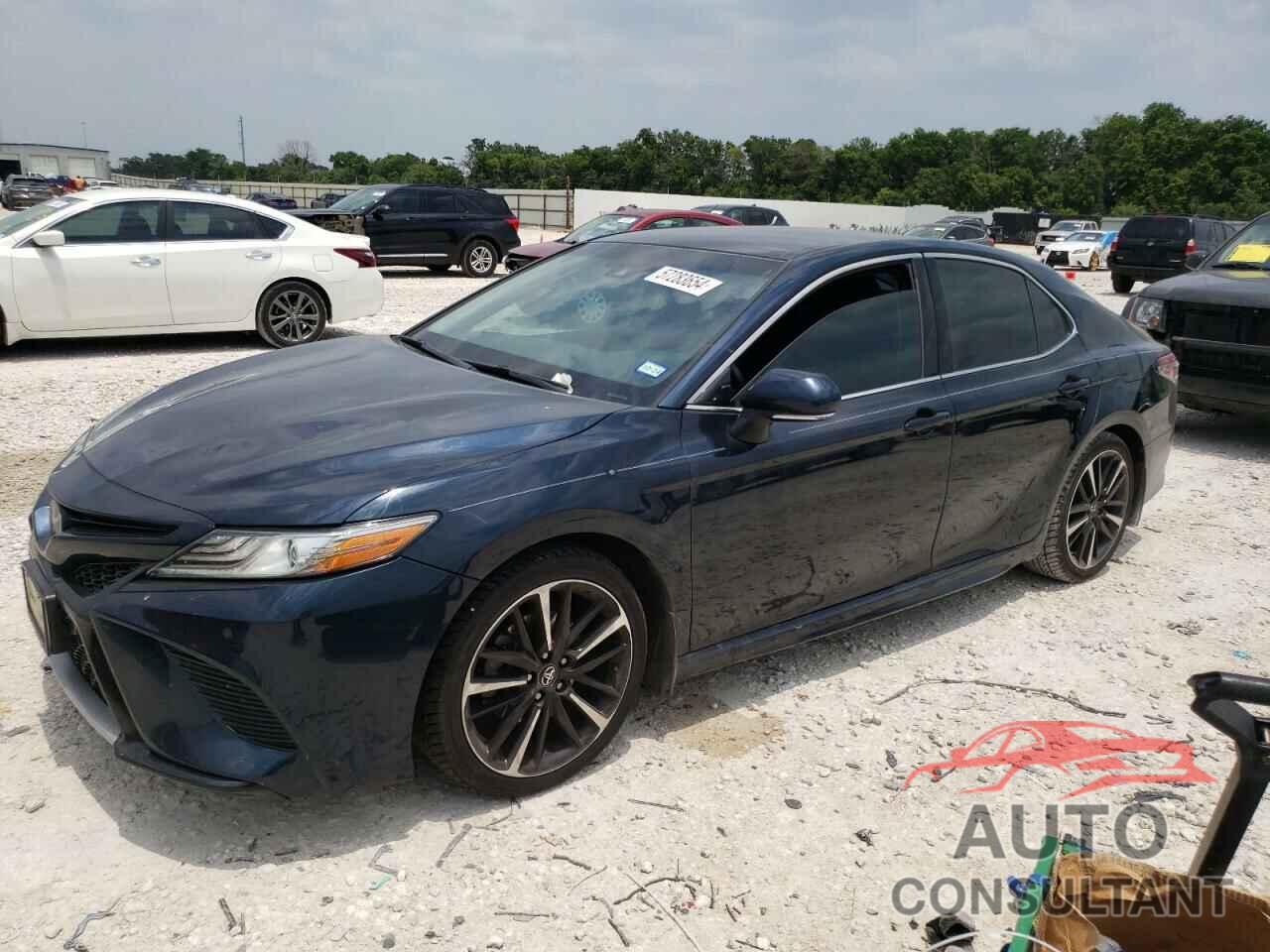 TOYOTA CAMRY 2018 - 4T1B61HK5JU586705