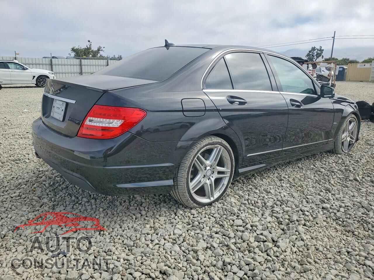 MERCEDES-BENZ C-CLASS 2012 - WDDGF4HB0CA644287