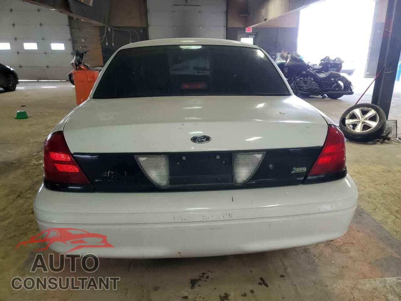 FORD CROWN VIC 2011 - 2FABP7BV3BX110637