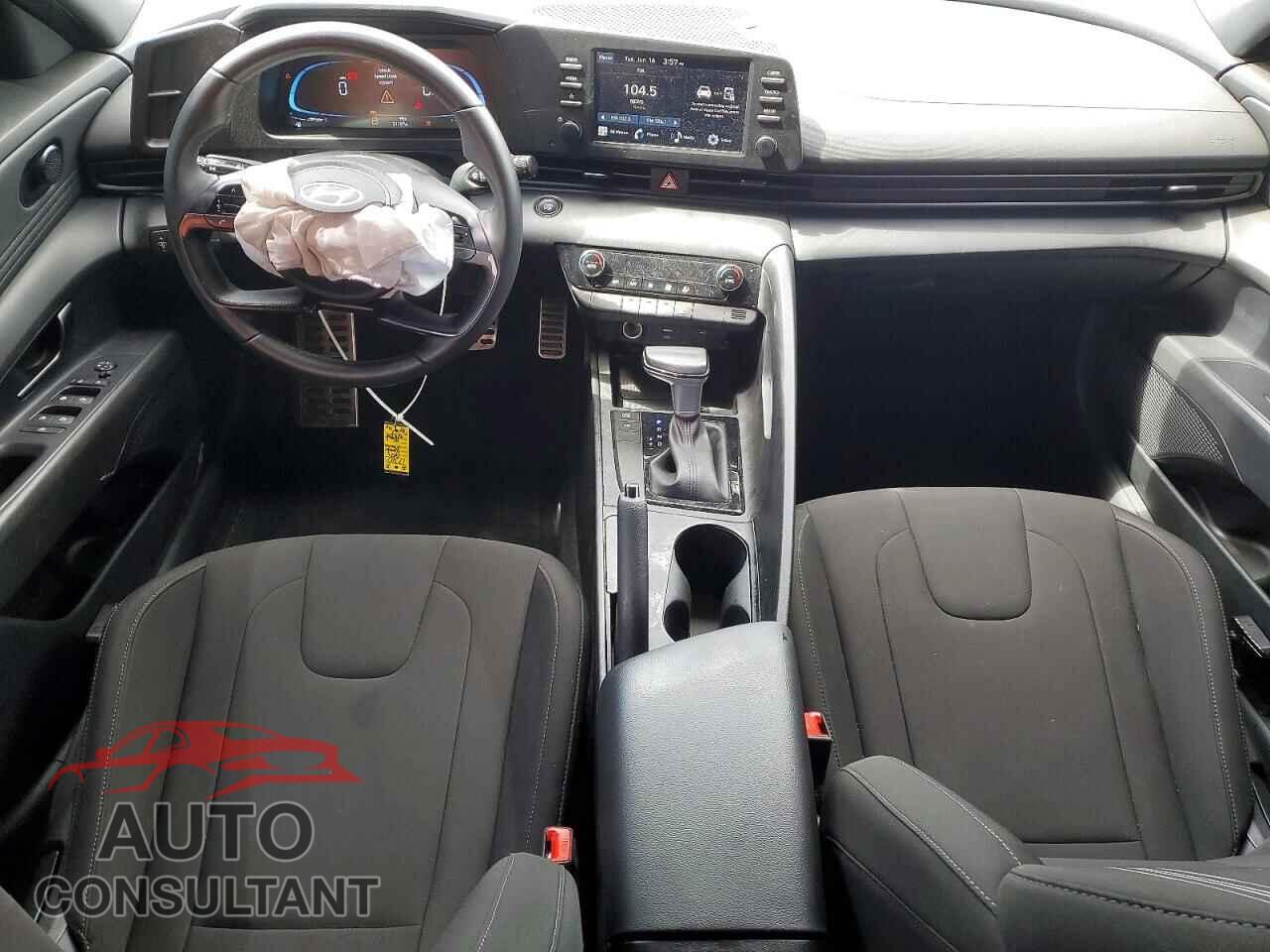 HYUNDAI ELANTRA 2025 - KMHLM4DG5SU929219