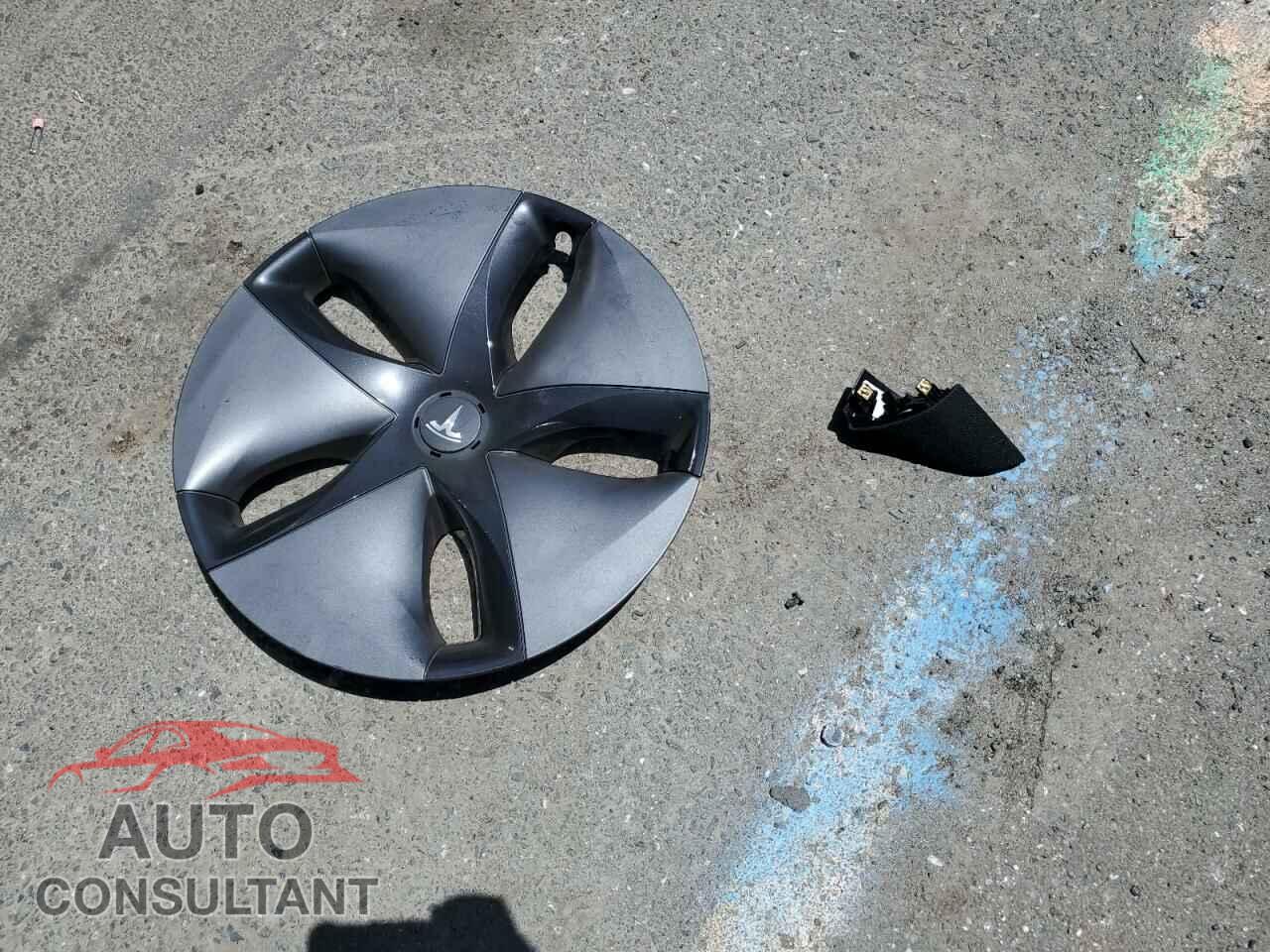 TESLA MODEL 3 2018 - 5YJ3E1EB1JF144464