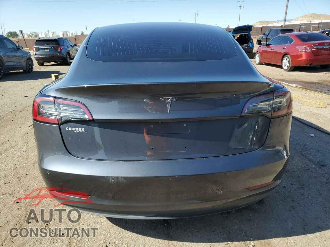 TESLA MODEL 3 2018 - 5YJ3E1EA0JF052981