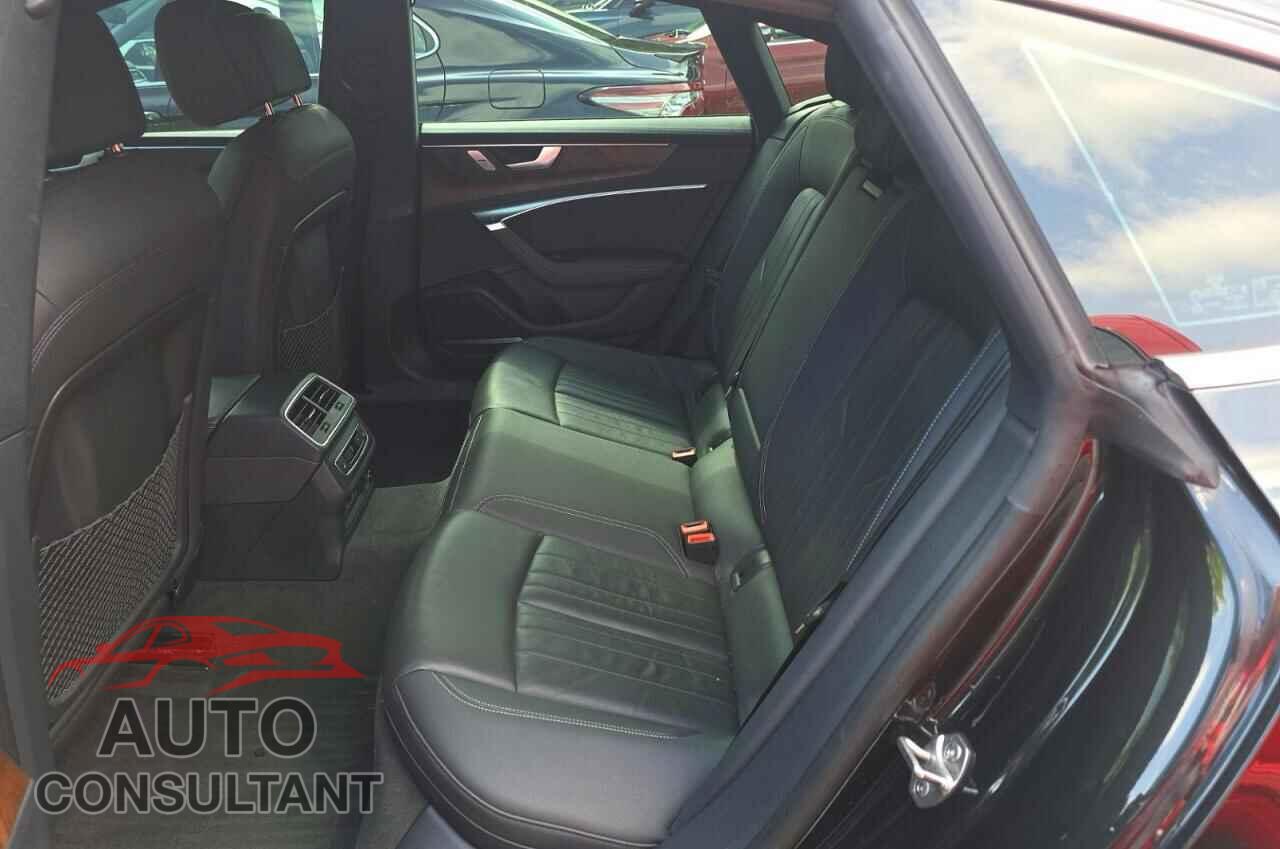 AUDI A7 2019 - WAUR2AF27KN031345