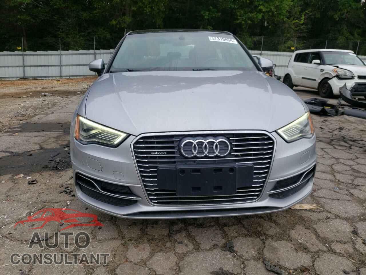 AUDI A3 2016 - WAUTPBFF6GA035143