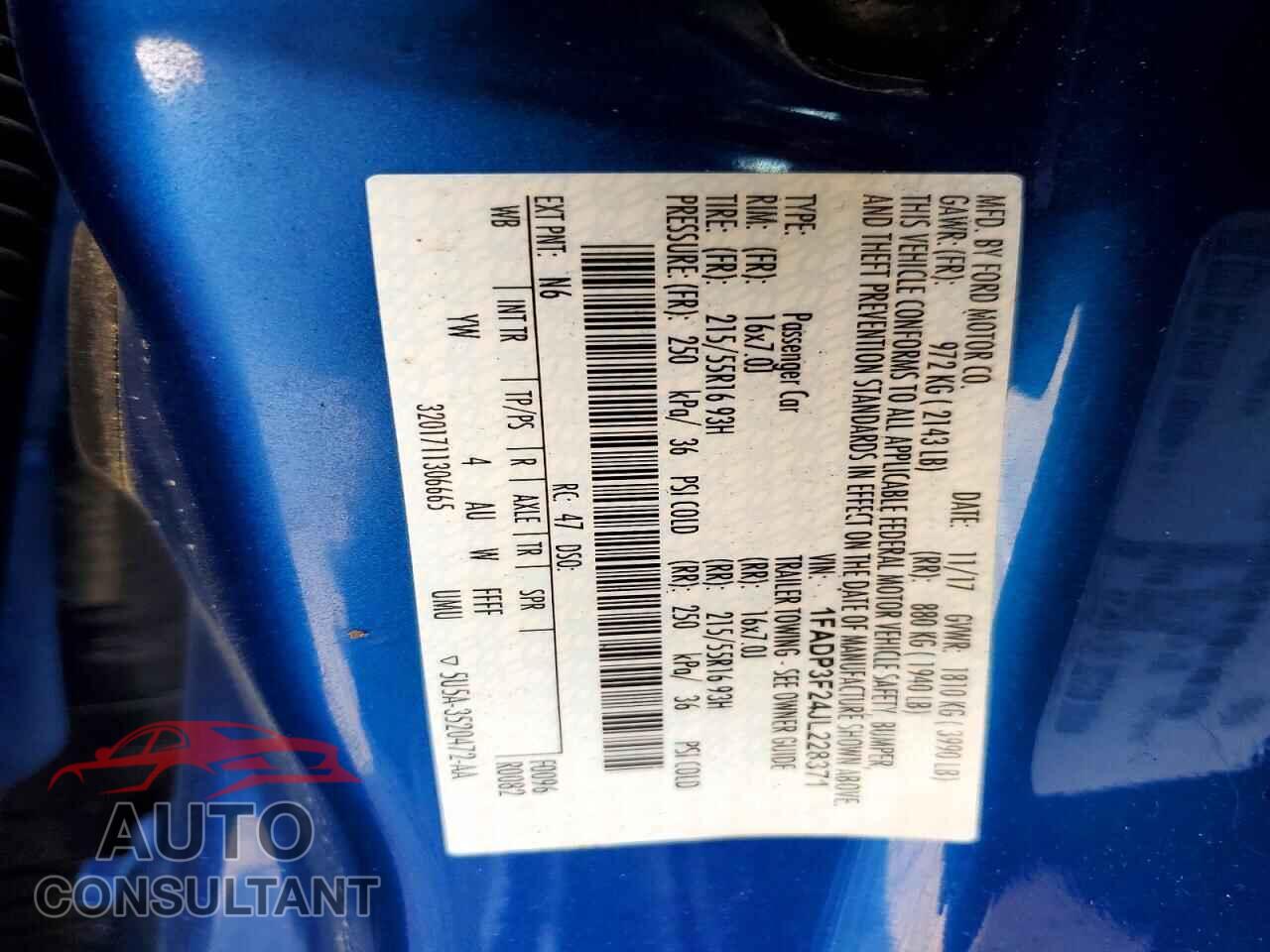 FORD FOCUS 2018 - 1FADP3F24JL228371