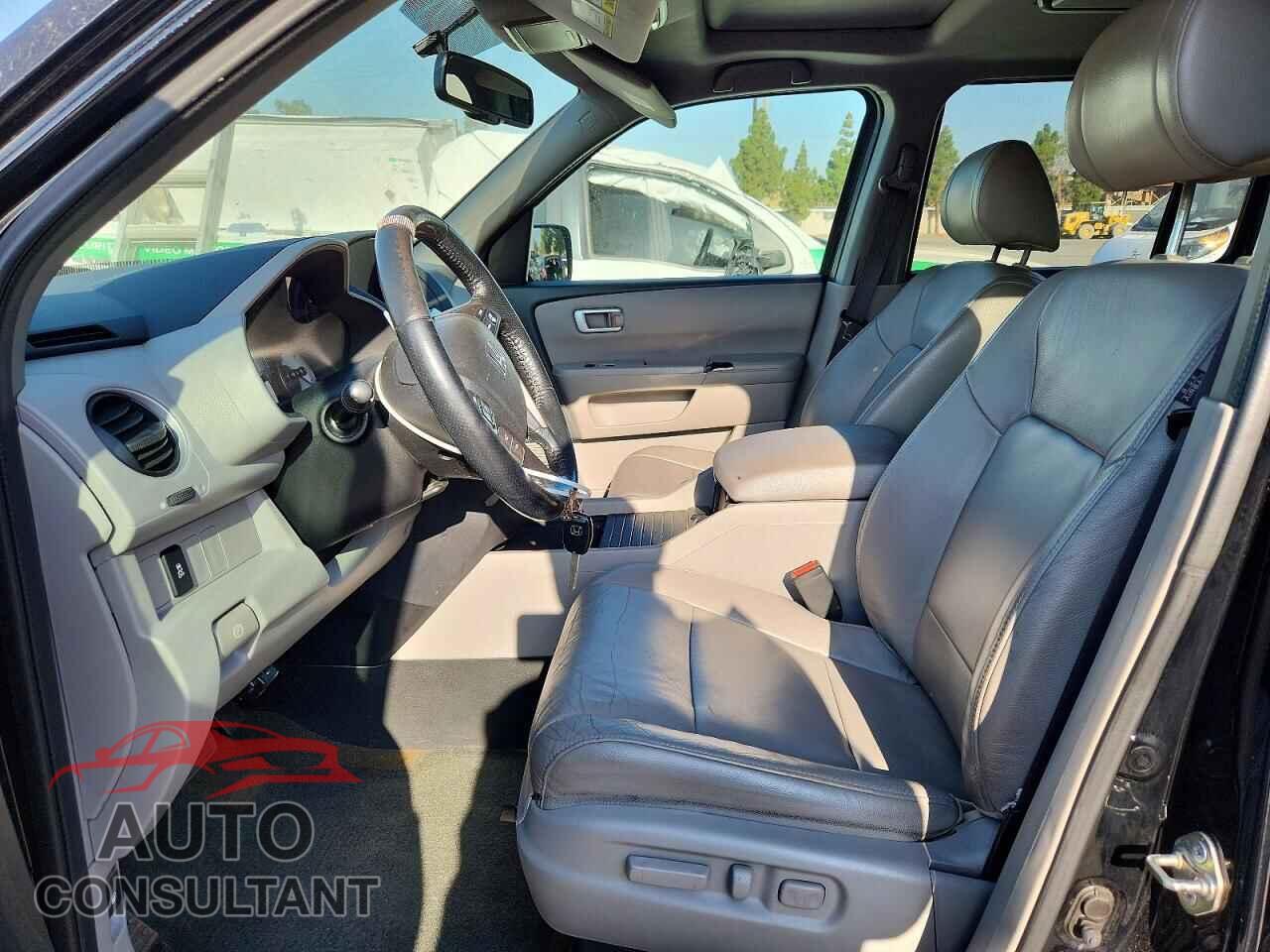 HONDA PILOT 2015 - 5FNYF3H62FB013340