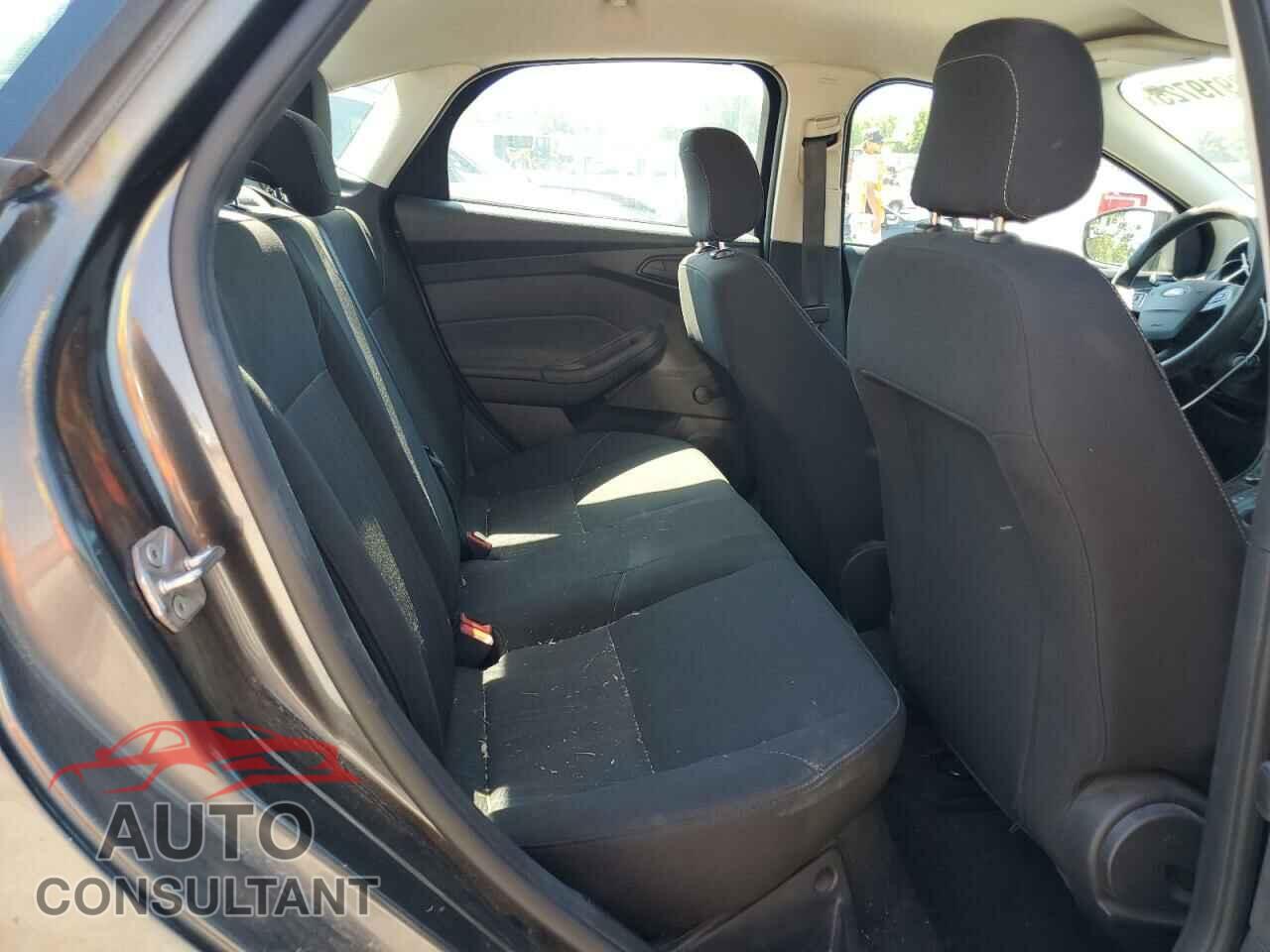 FORD FOCUS 2017 - 1FADP3E20HL299479