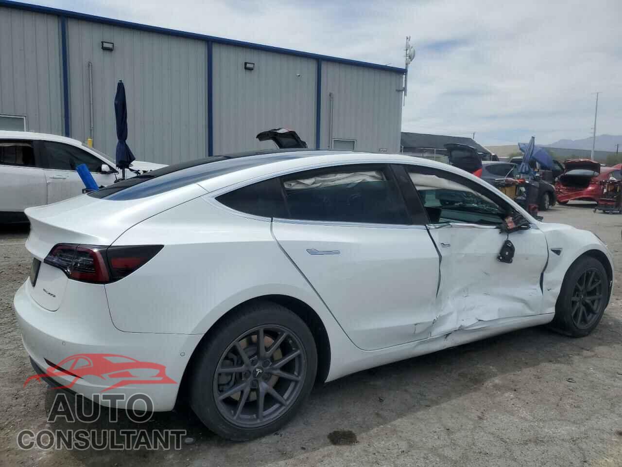 TESLA MODEL 3 2019 - 5YJ3E1EB9KF433433