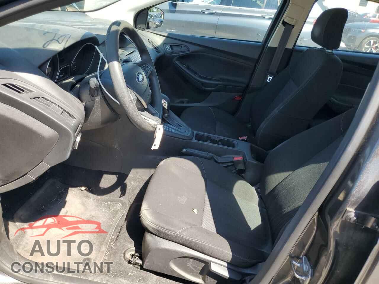 FORD FOCUS 2017 - 1FADP3E20HL299479