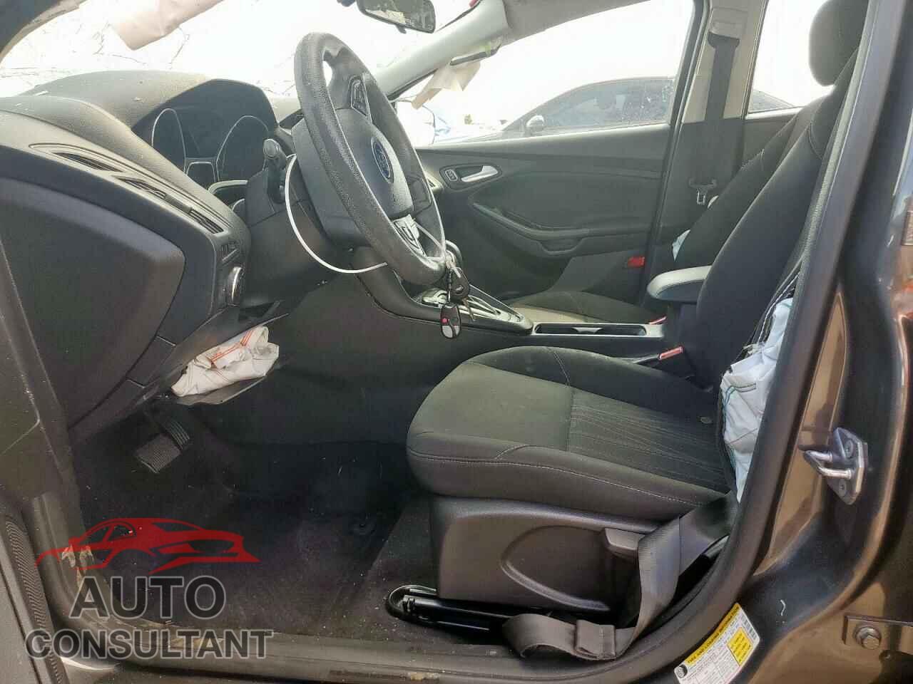 FORD FOCUS 2017 - 1FADP3F23HL332523