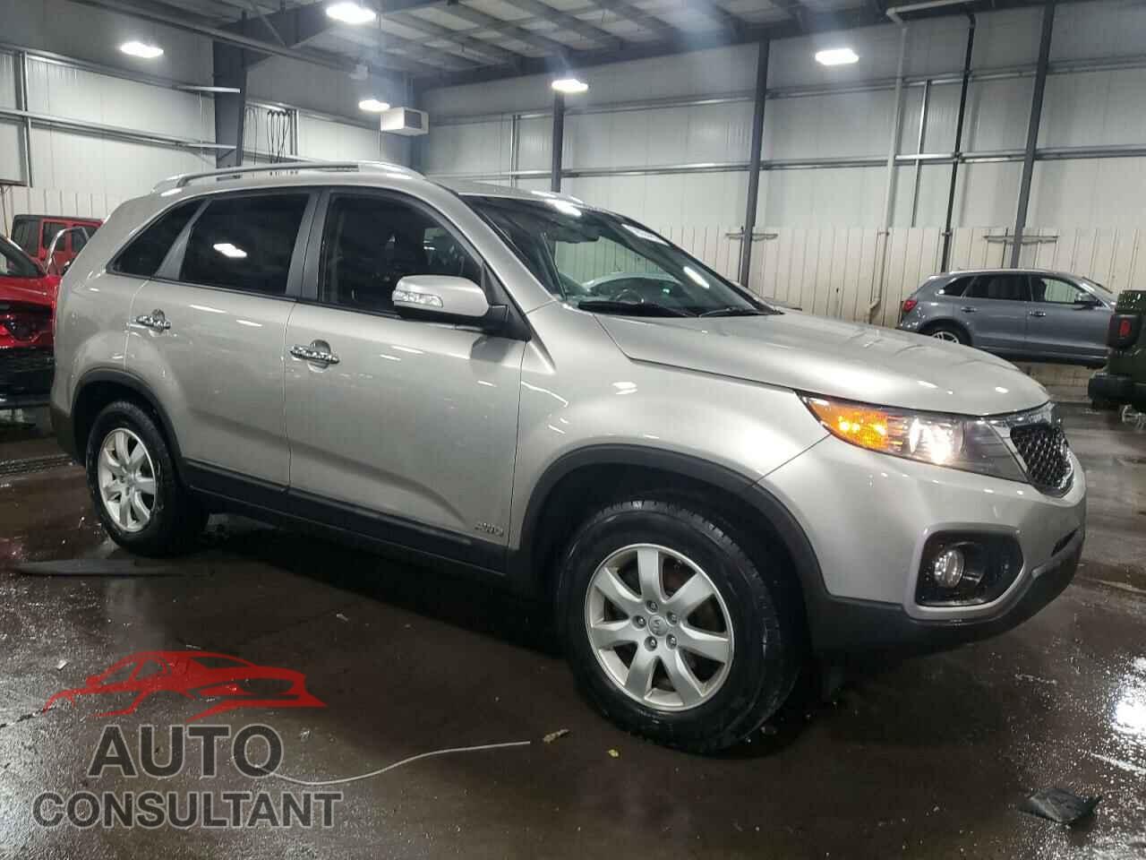 KIA SORENTO 2013 - 5XYKTDA63DG351687