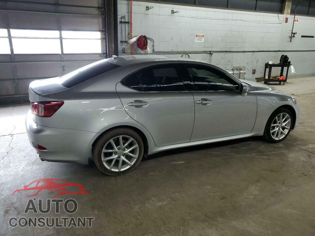 LEXUS IS 2012 - JTHCF5C24C5055014