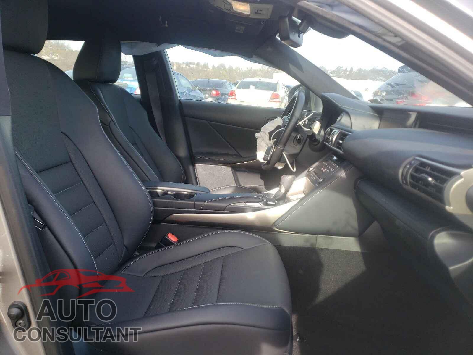 LEXUS IS 2019 - JTHC81D26K5038117