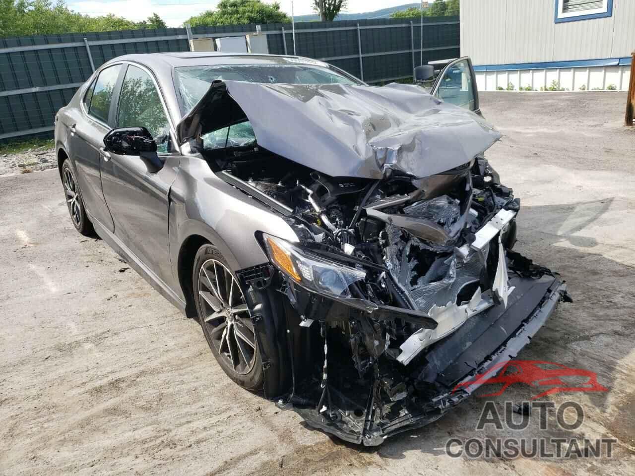 TOYOTA CAMRY 2022 - 4T1T11BK4NU055321