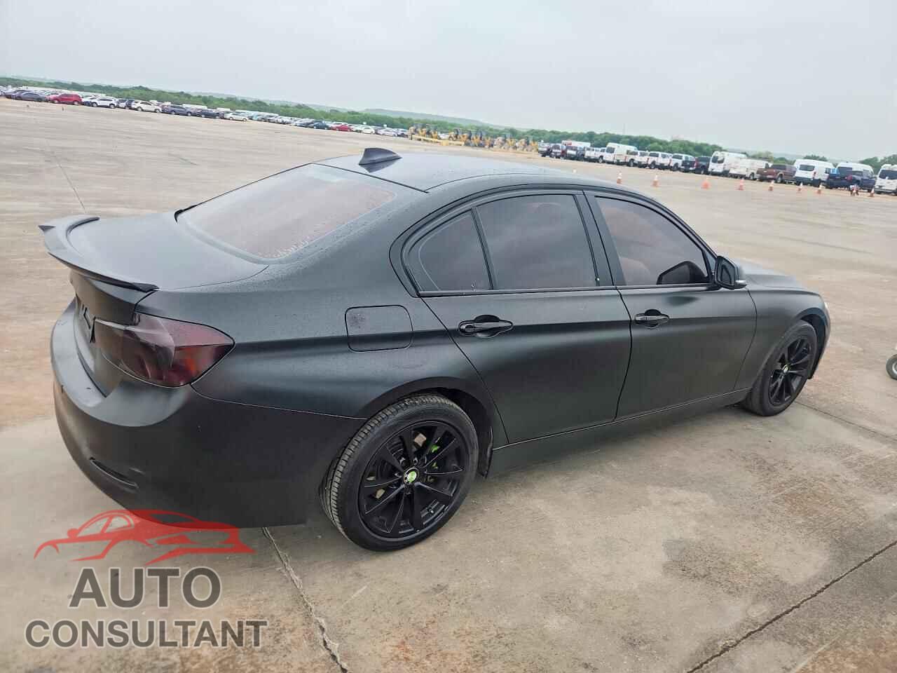 BMW 3 SERIES 2016 - WBA8E1G50GNT37080