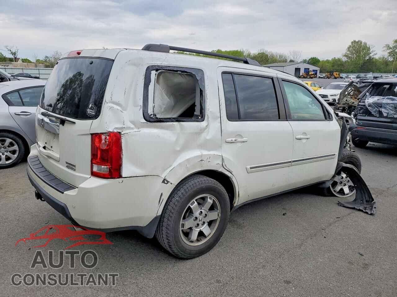 HONDA PILOT 2011 - 5FNYF4H92BB010903