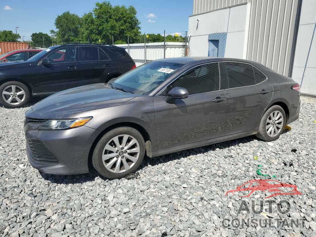 TOYOTA CAMRY 2018 - 4T1B11HK1JU023813