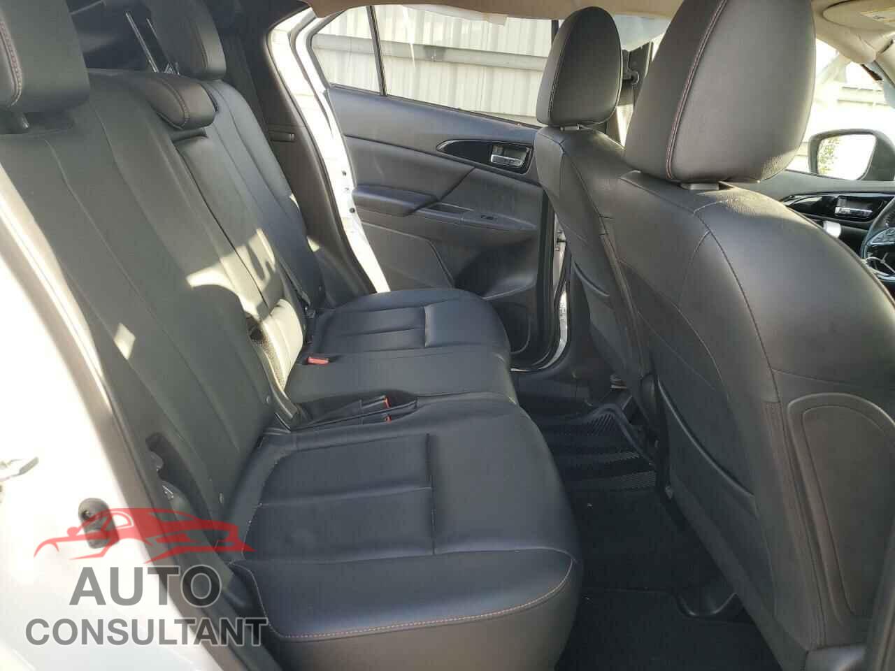 MITSUBISHI ECLIPSE 2018 - JA4AT5AA3JZ040855