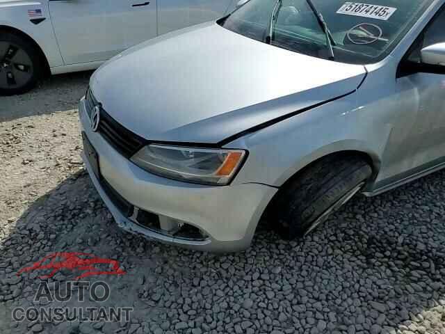 VOLKSWAGEN JETTA 2012 - 3VWLL7AJ7CM388380