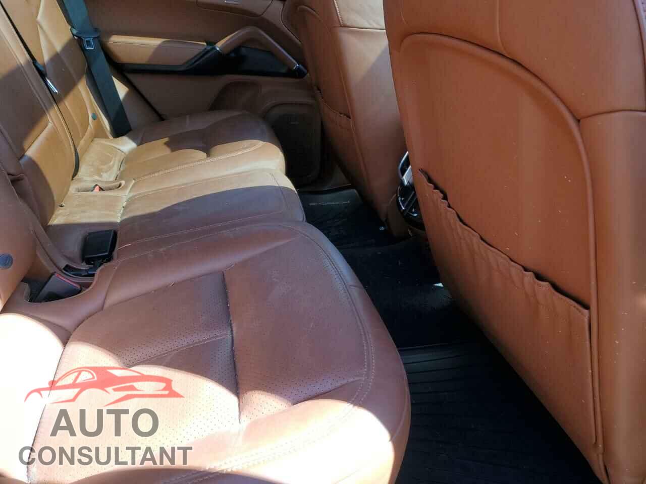 PORSCHE CAYENNE 2016 - WP1AA2A23GLA08730