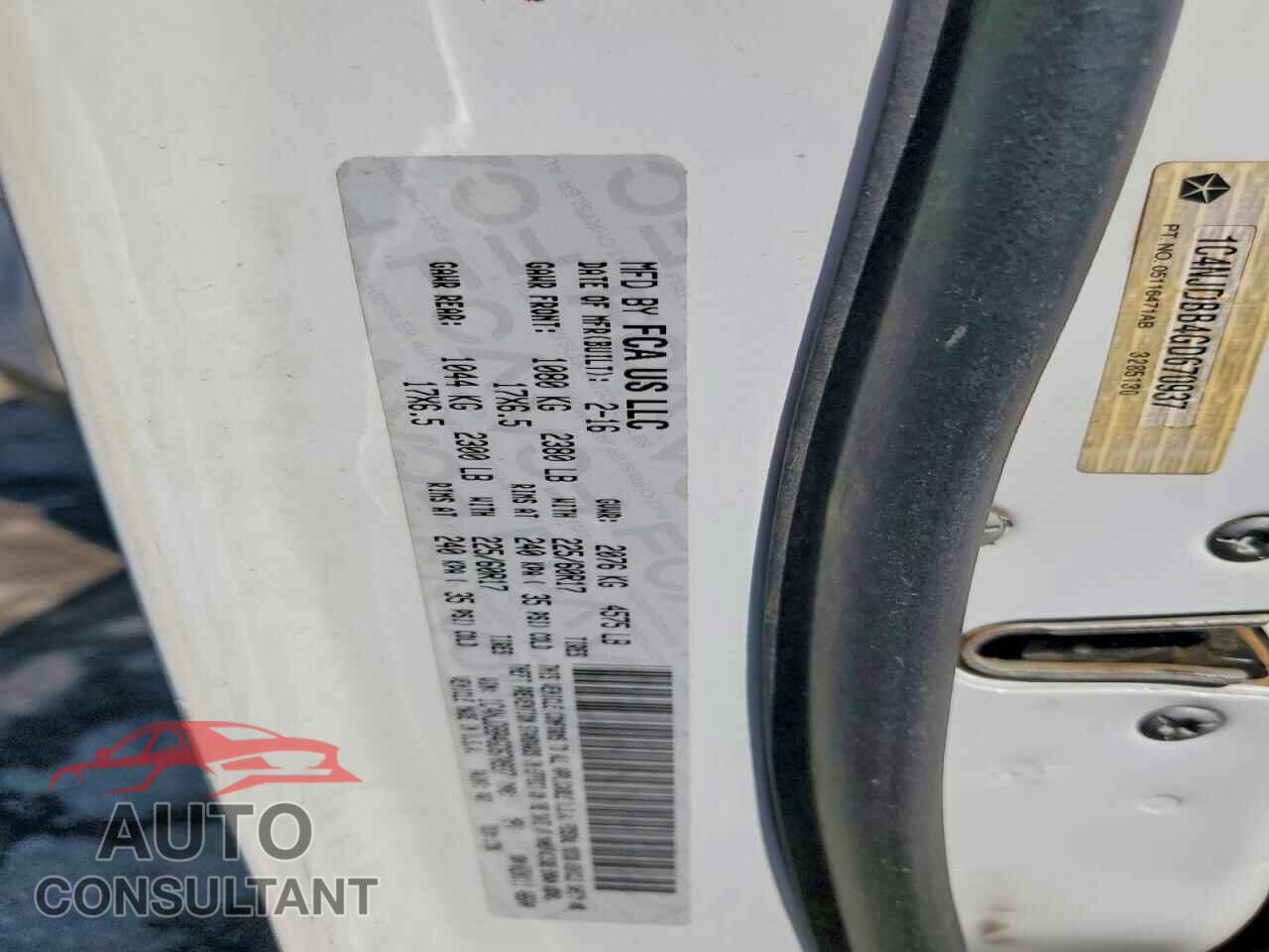 JEEP COMPASS 2016 - 1C4NJDBB4GD670937