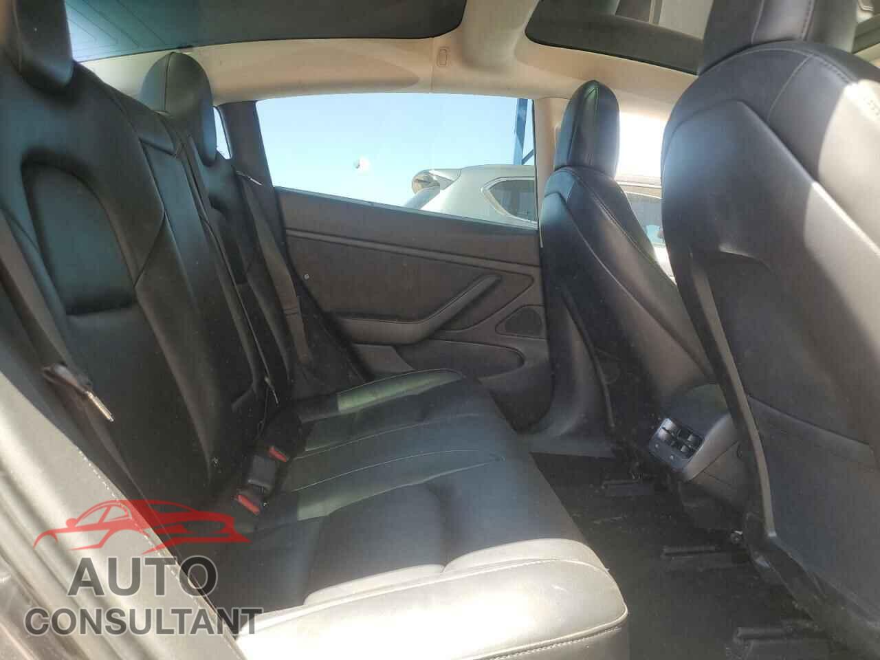 TESLA MODEL 3 2018 - 5YJ3E1EA2JF158509