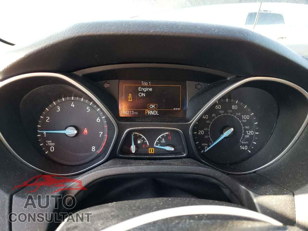 FORD FOCUS 2015 - 1FADP3E28FL222212