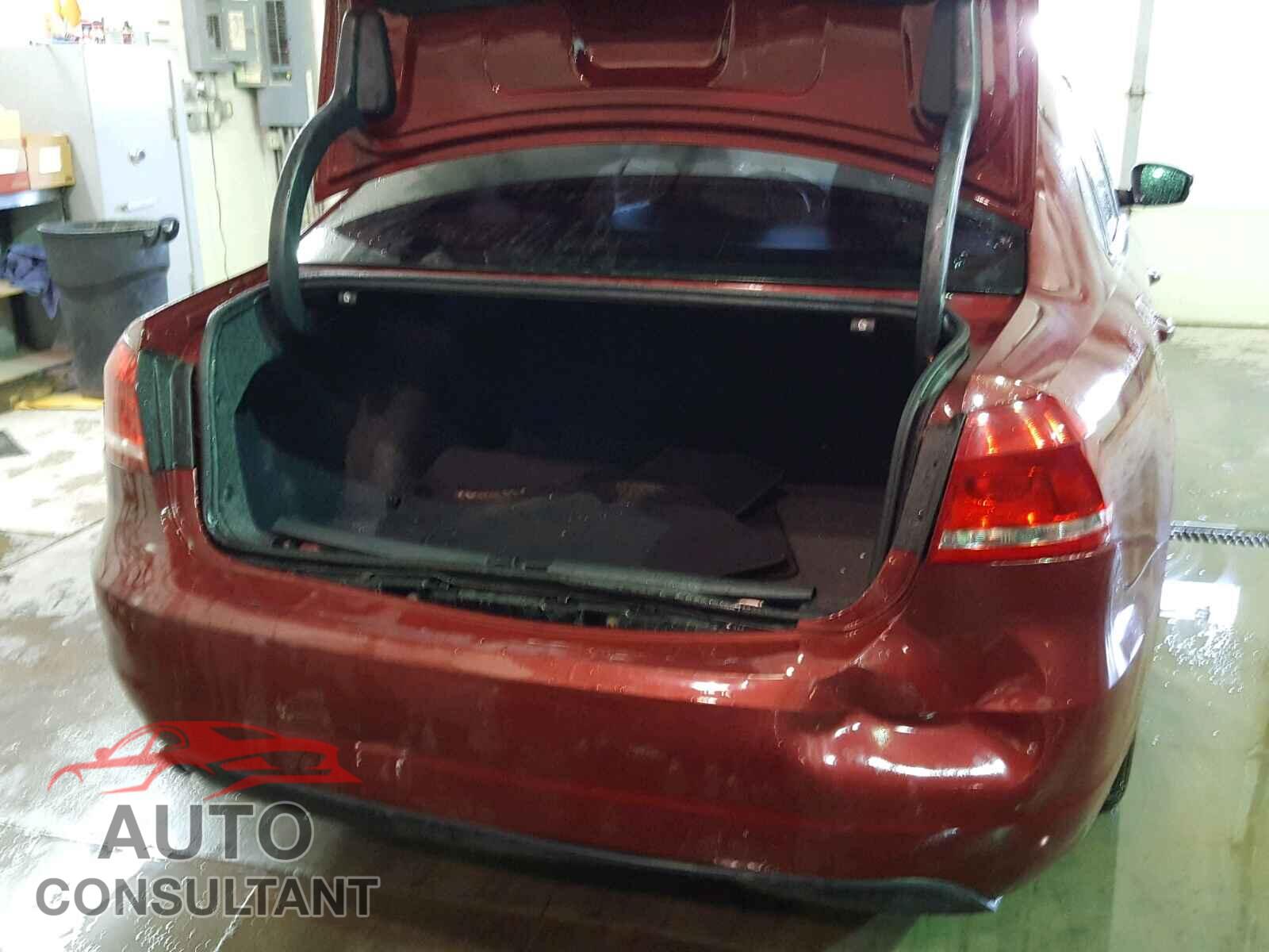 VOLKSWAGEN PASSAT 2015 - 1VWAT7A37FC077546