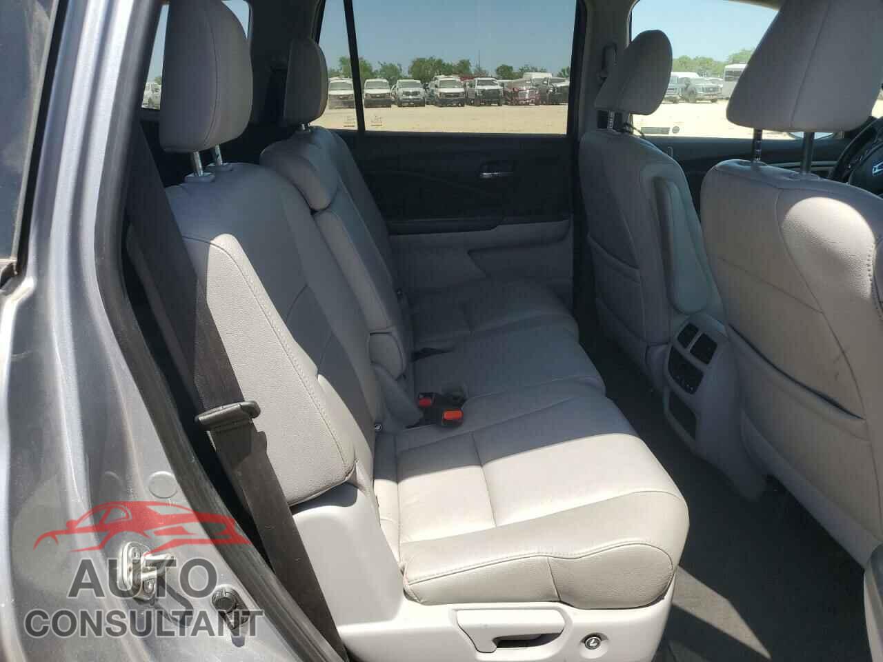 HONDA PILOT 2018 - 5FNYF5H55JB027096
