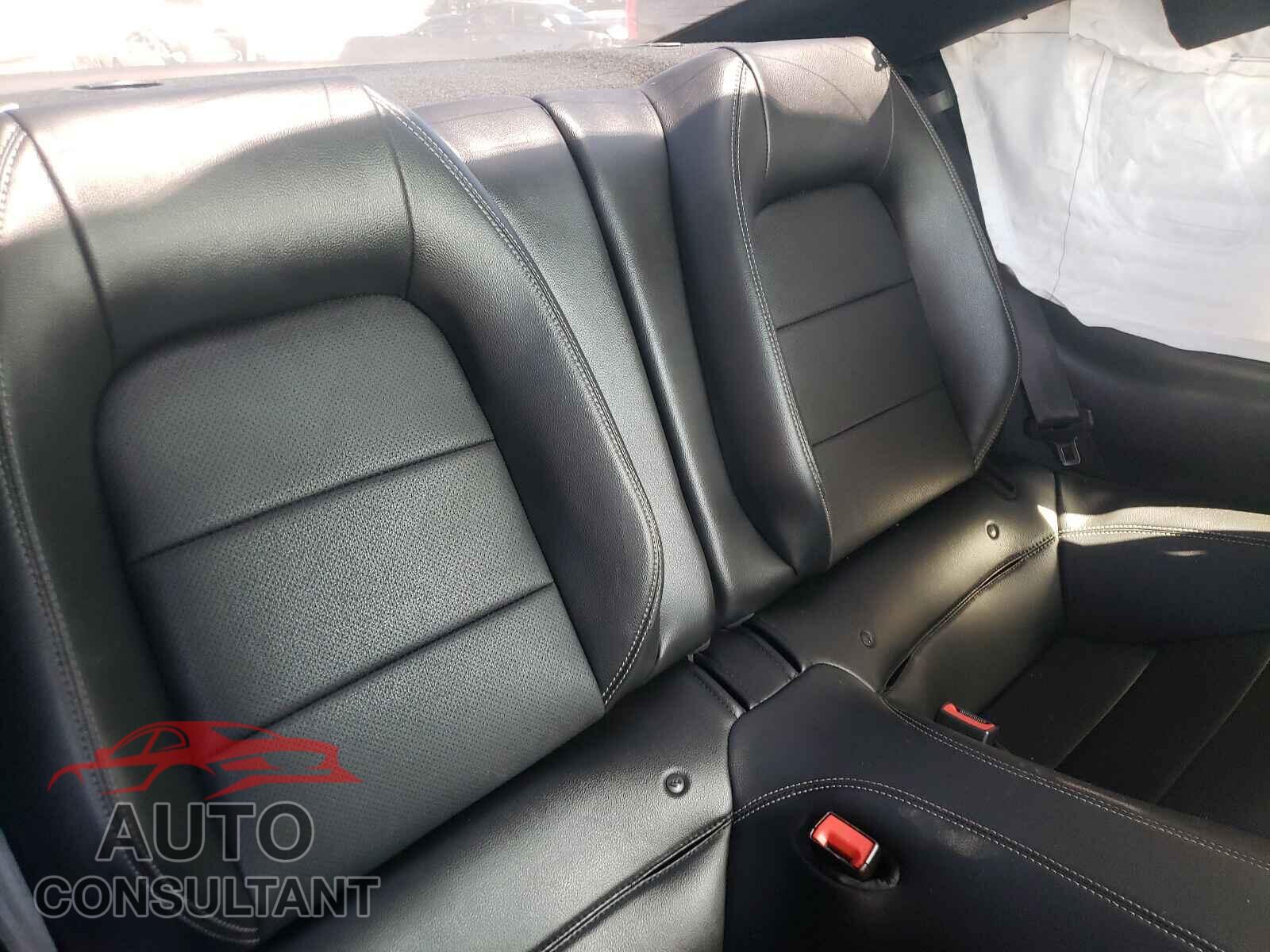 FORD MUSTANG 2018 - 1FA6P8TH2J5118096