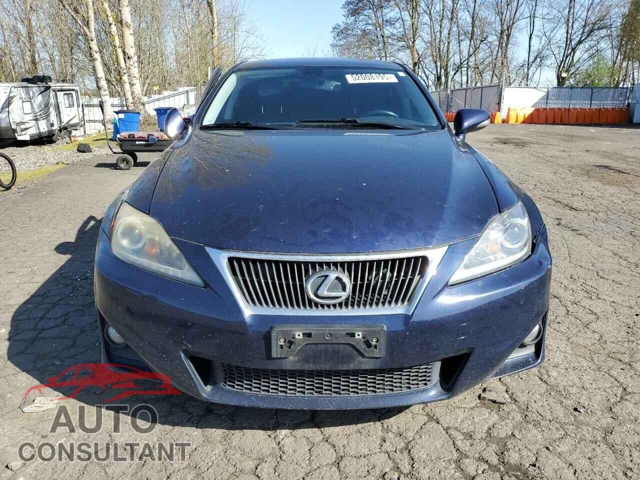 LEXUS IS 2012 - JTHCF5C20C5053048
