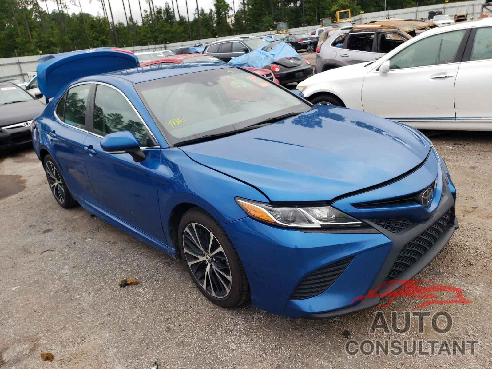TOYOTA CAMRY 2018 - 4T1B11HK4JU024115
