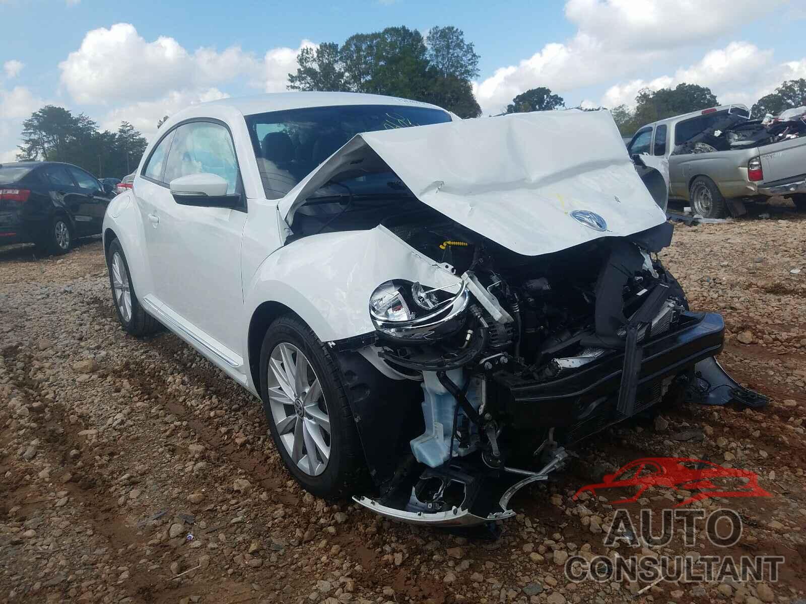 VOLKSWAGEN BEETLE 2018 - 3VWFD7AT5JM703251