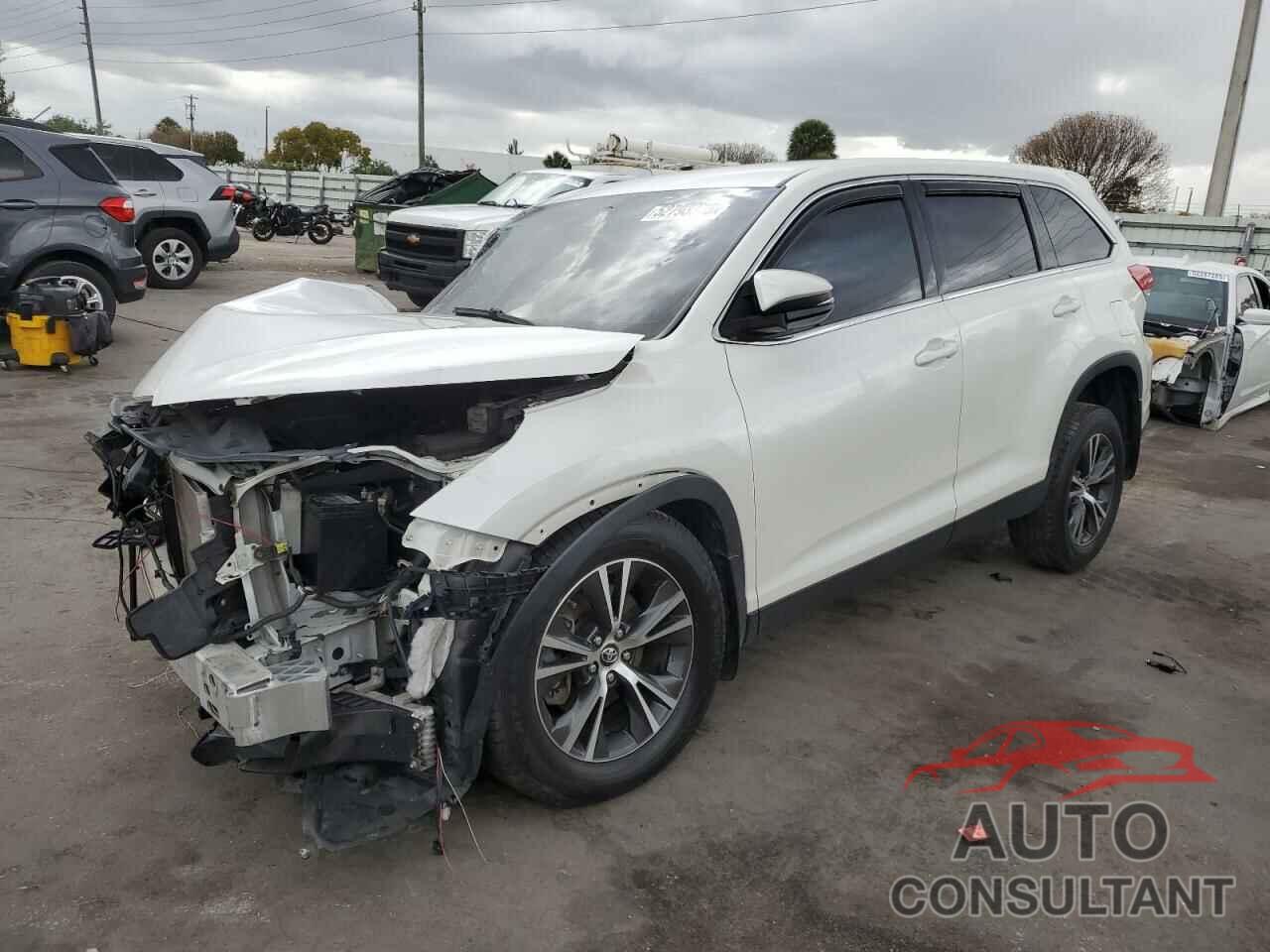 TOYOTA HIGHLANDER 2019 - 5TDBZRFH8KS924959