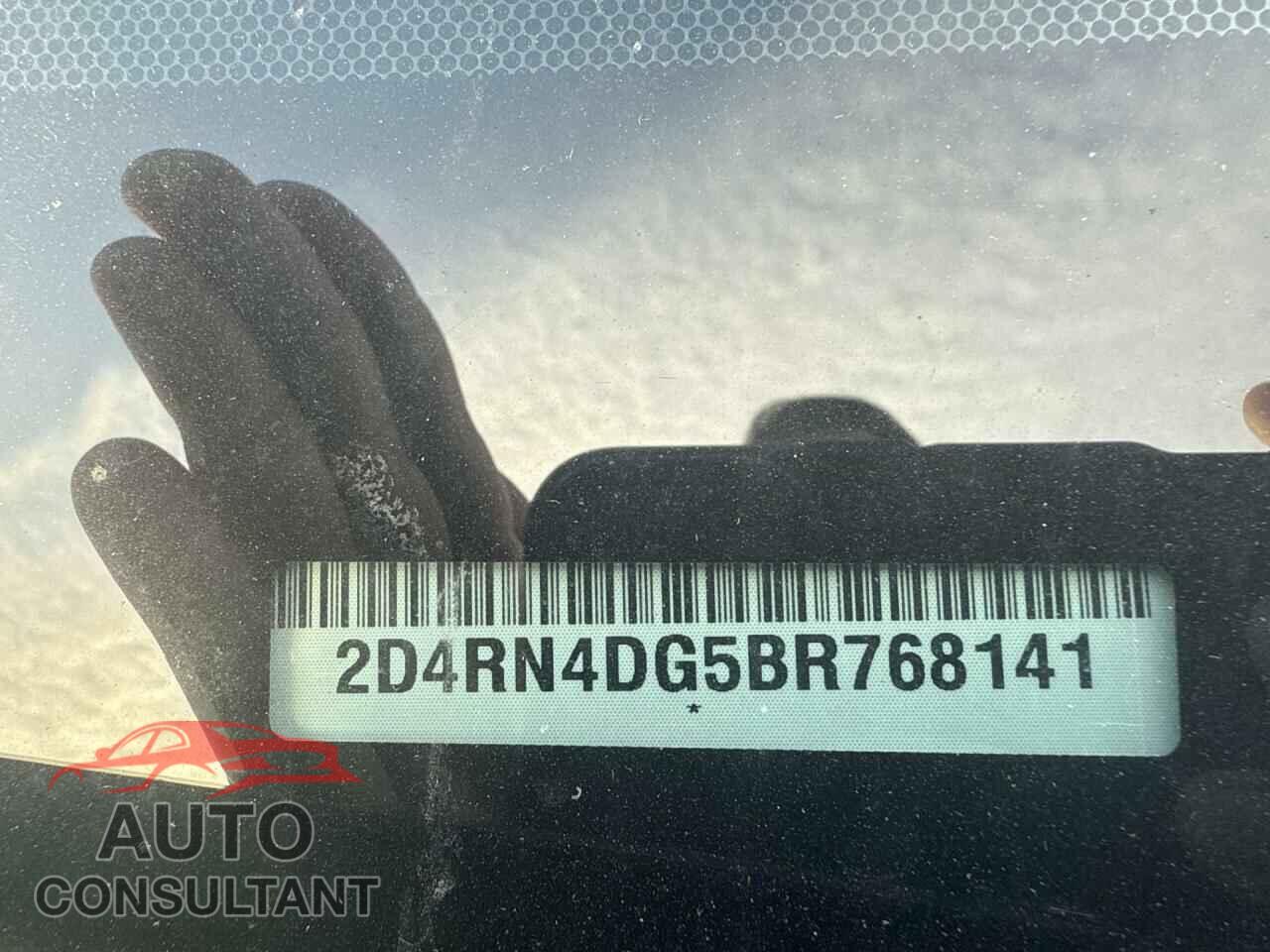 DODGE CARAVAN 2011 - 2D4RN4DG5BR768141