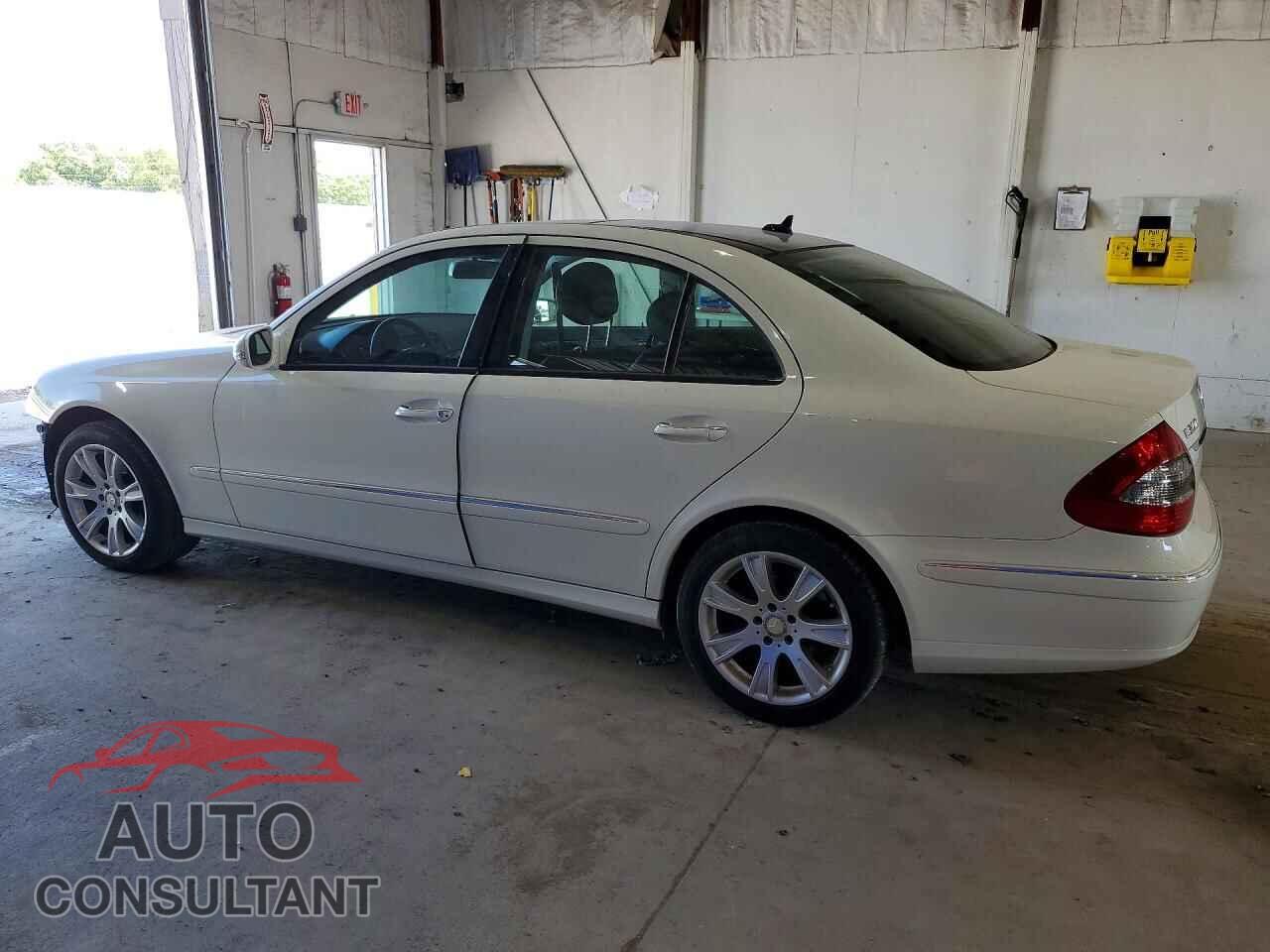 MERCEDES-BENZ E-CLASS 2009 - WDBUF56X89B435611