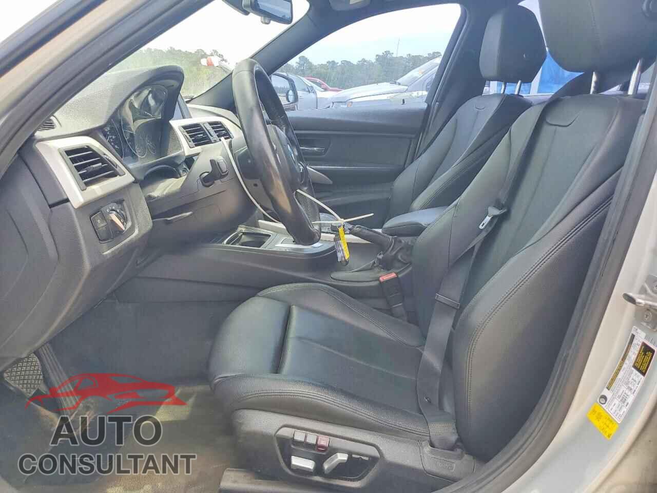 BMW 3 SERIES 2016 - WBA8E1G53GNU10197