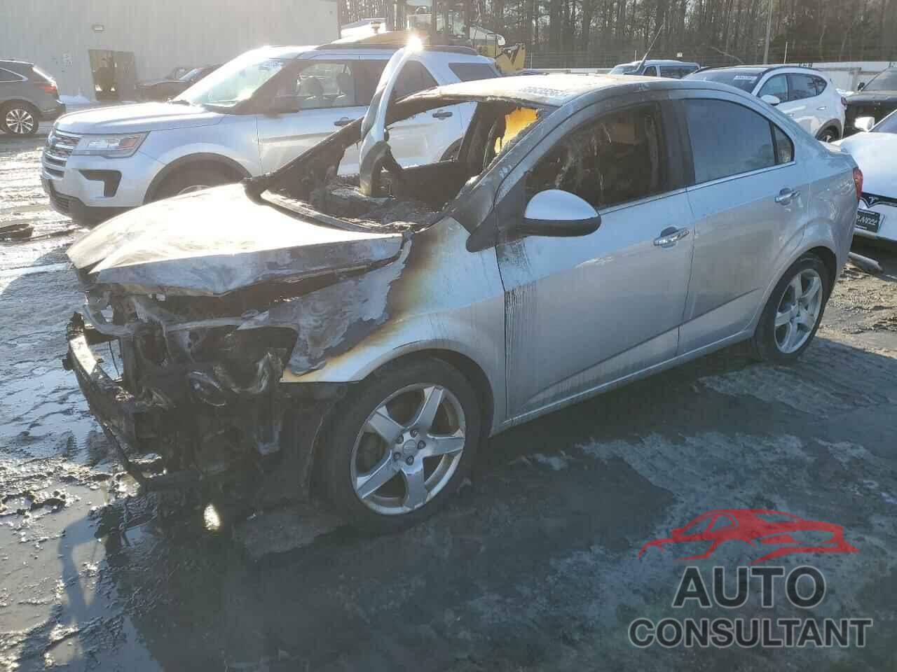 CHEVROLET SONIC 2013 - 1G1JE5SH1D4107068