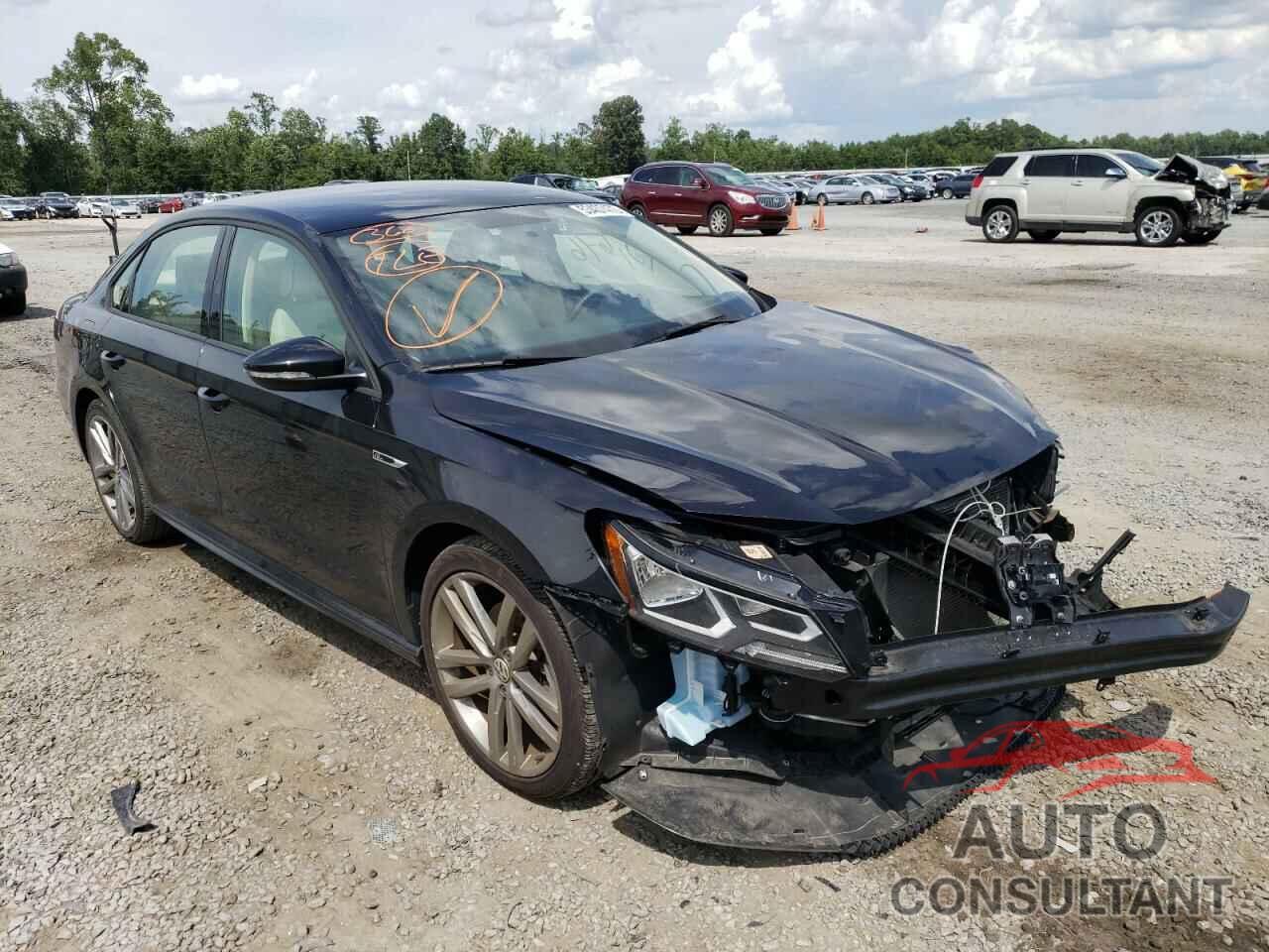 VOLKSWAGEN PASSAT 2018 - 1VWAA7A37JC042570