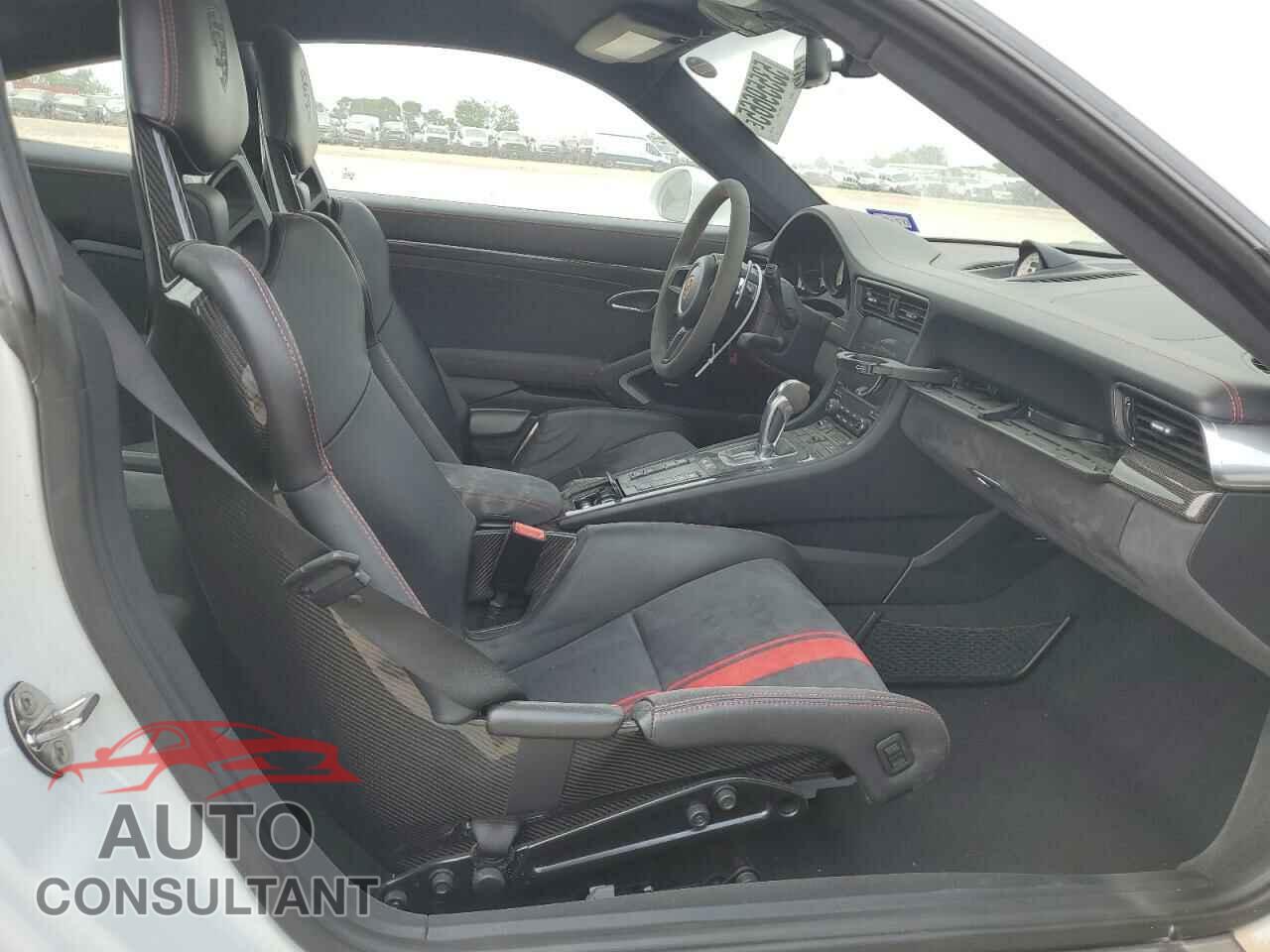 PORSCHE 911 2018 - WP0AC2A91JS174136