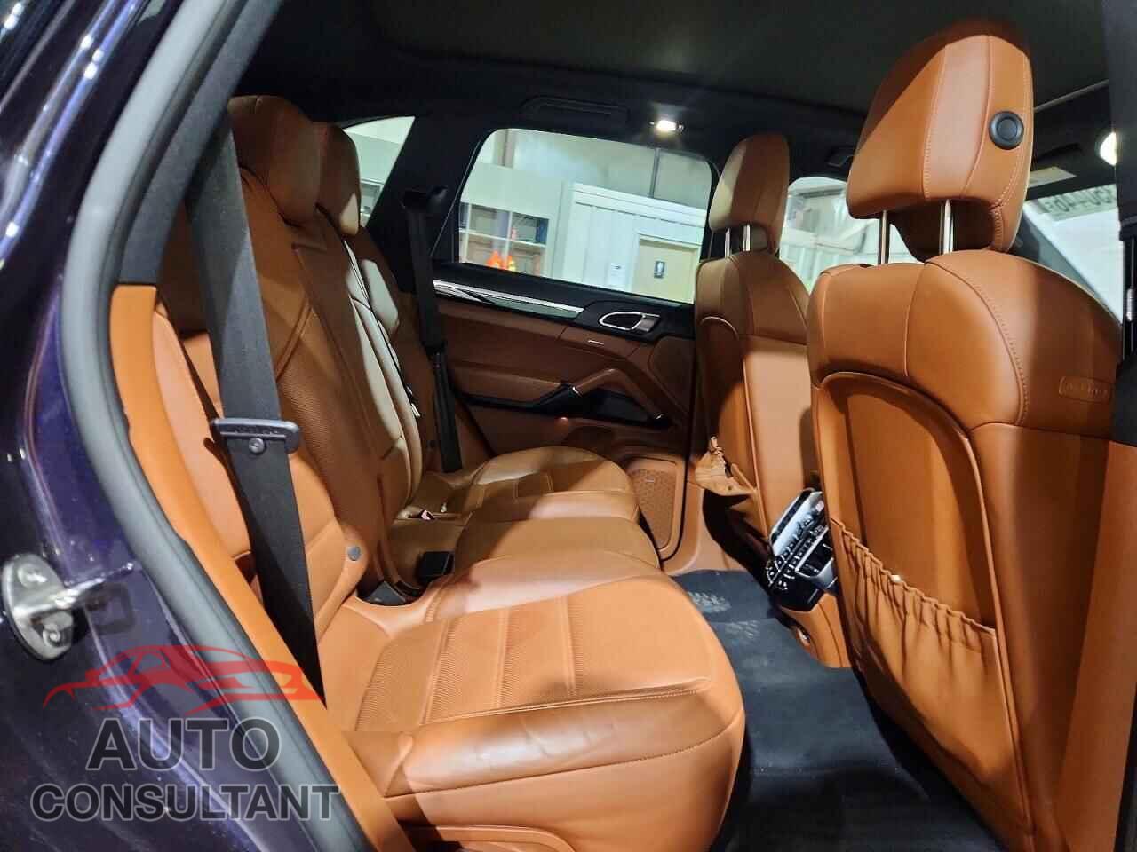 PORSCHE CAYENNE 2017 - WP1AA2A28HKA87562